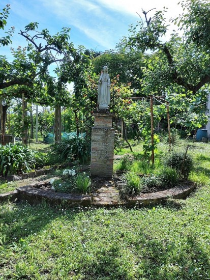 Scorcio del giardino del Monastero delle Clarisse di Osimo